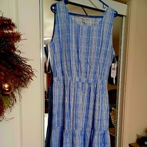 NWT beautiful sundress opening on back 😍